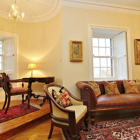 Elegant 3-Bedroom Ramsay Garden Apartment In Edinburgh City Centre Екстер'єр фото