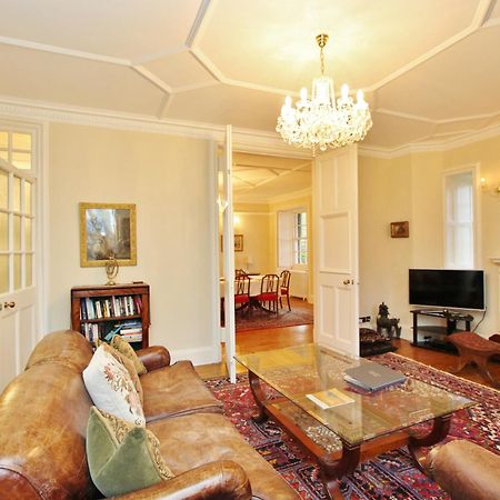 Elegant 3-Bedroom Ramsay Garden Apartment In Edinburgh City Centre Екстер'єр фото