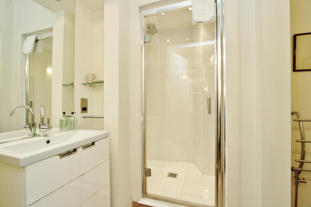 Elegant 3-Bedroom Ramsay Garden Apartment In Edinburgh City Centre Екстер'єр фото