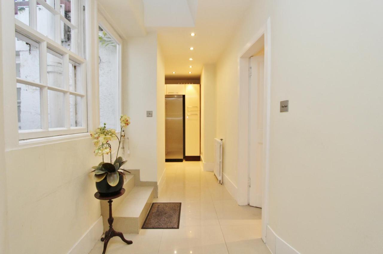 Elegant 3-Bedroom Ramsay Garden Apartment In Edinburgh City Centre Екстер'єр фото