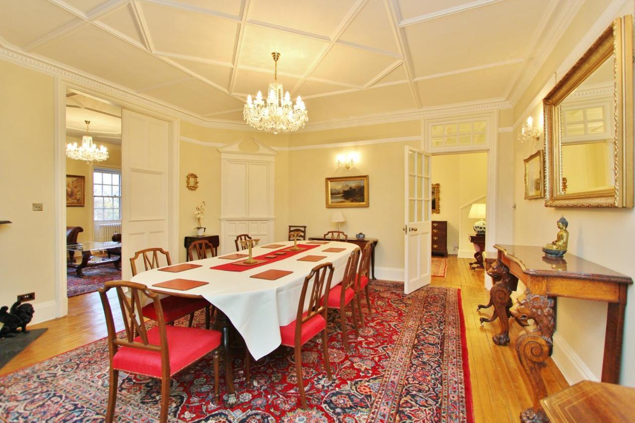 Elegant 3-Bedroom Ramsay Garden Apartment In Edinburgh City Centre Екстер'єр фото