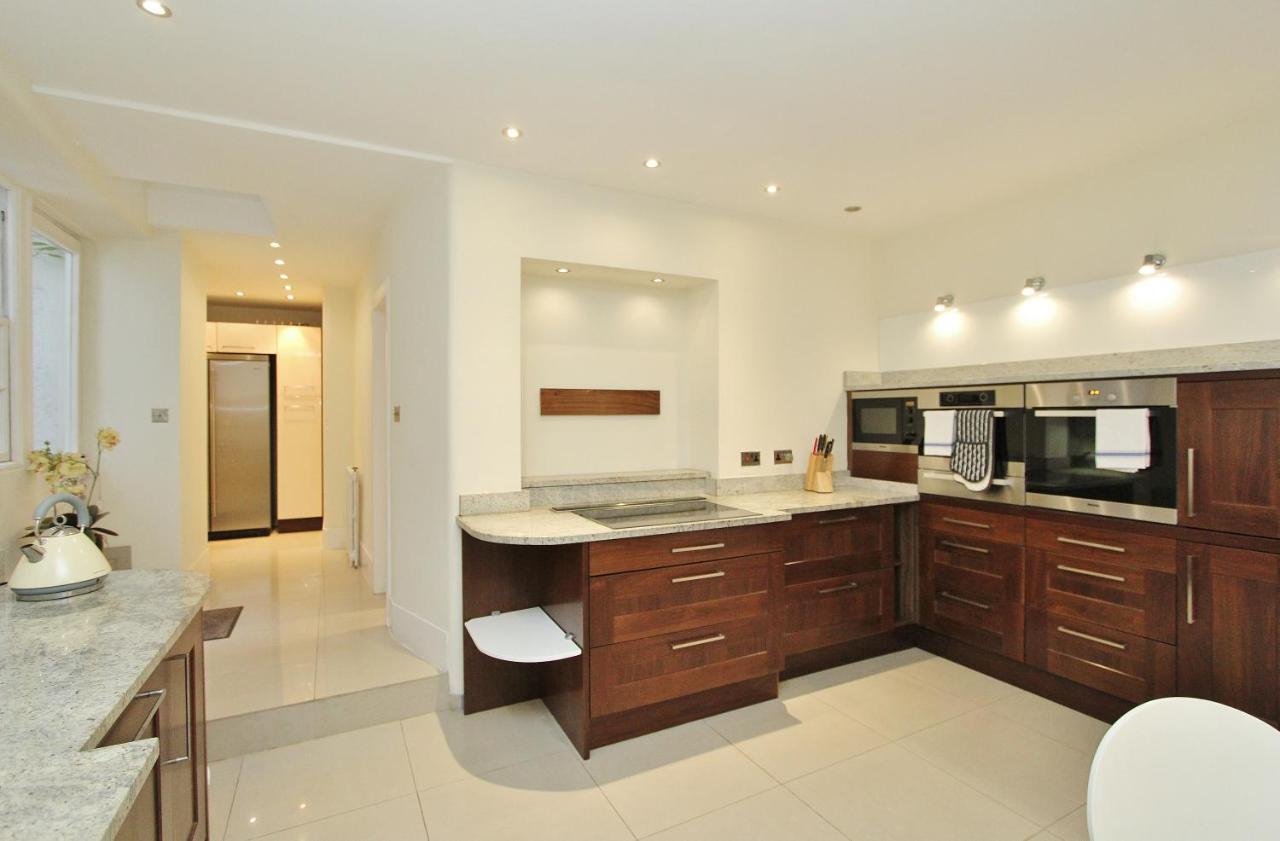 Elegant 3-Bedroom Ramsay Garden Apartment In Edinburgh City Centre Екстер'єр фото