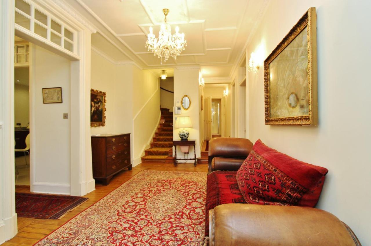 Elegant 3-Bedroom Ramsay Garden Apartment In Edinburgh City Centre Екстер'єр фото
