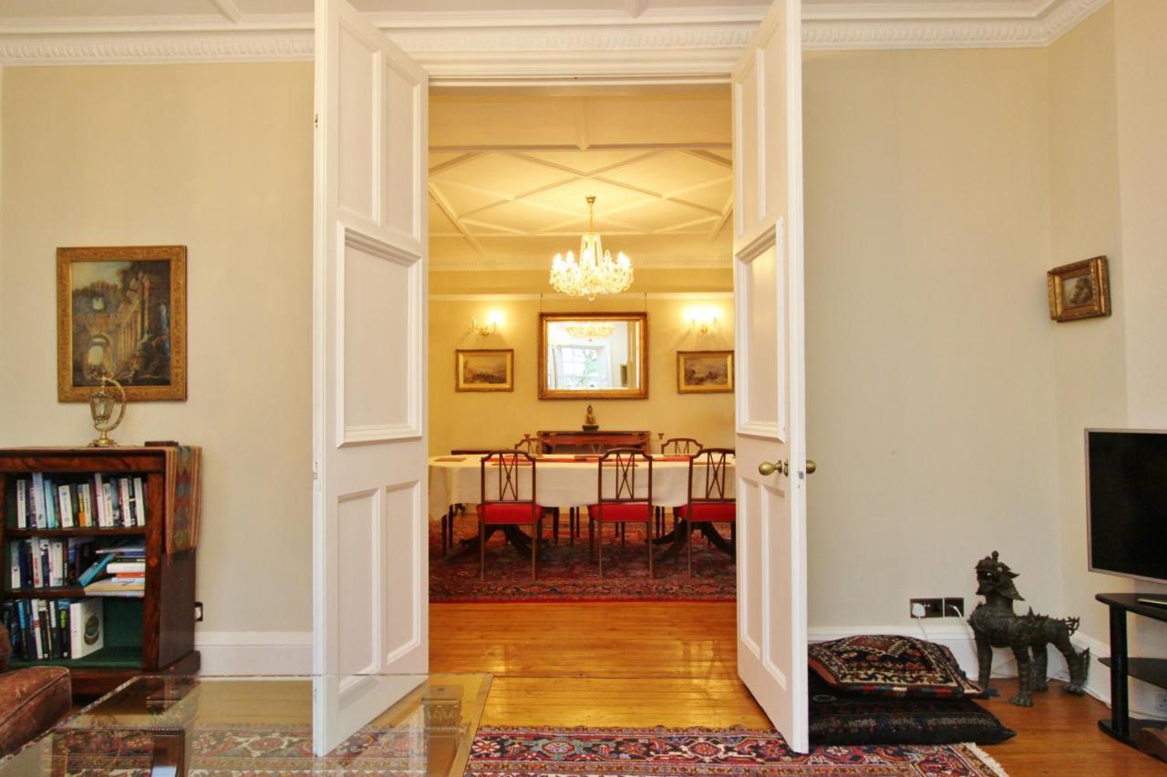 Elegant 3-Bedroom Ramsay Garden Apartment In Edinburgh City Centre Екстер'єр фото