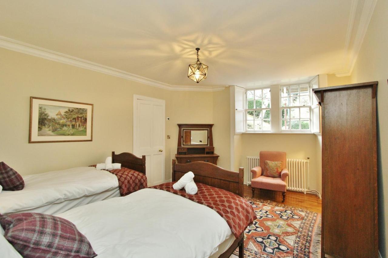 Elegant 3-Bedroom Ramsay Garden Apartment In Edinburgh City Centre Екстер'єр фото