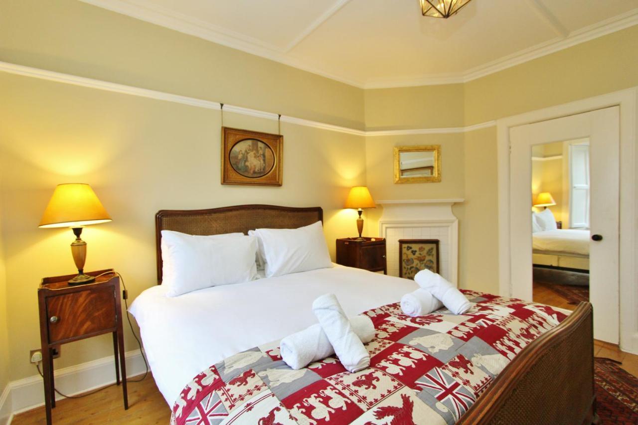 Elegant 3-Bedroom Ramsay Garden Apartment In Edinburgh City Centre Екстер'єр фото