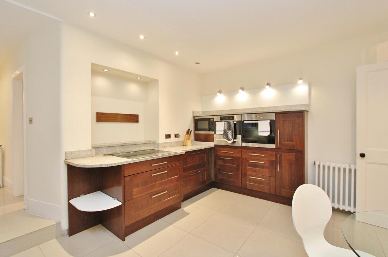 Elegant 3-Bedroom Ramsay Garden Apartment In Edinburgh City Centre Екстер'єр фото